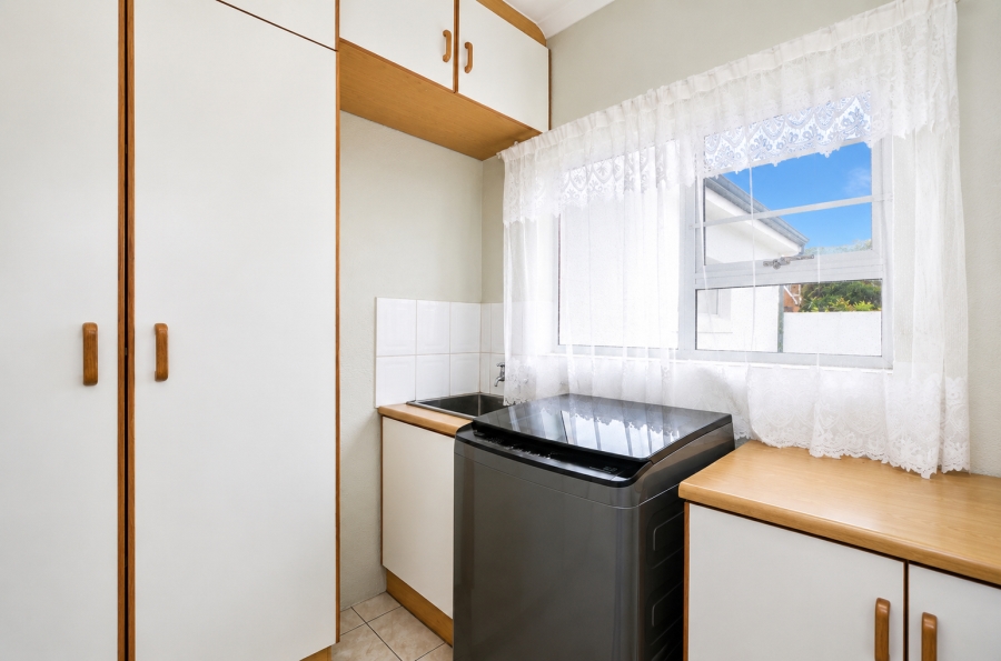 4 Bedroom Property for Sale in Yzerfontein Western Cape